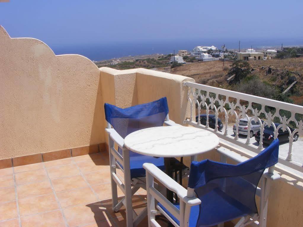 Fira East Hotel Exterior foto